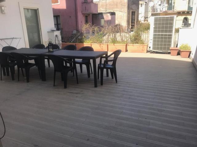 Suite Con Terrazza In Centro Storico Катания Екстериор снимка