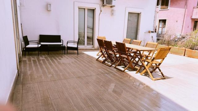 Suite Con Terrazza In Centro Storico Катания Екстериор снимка