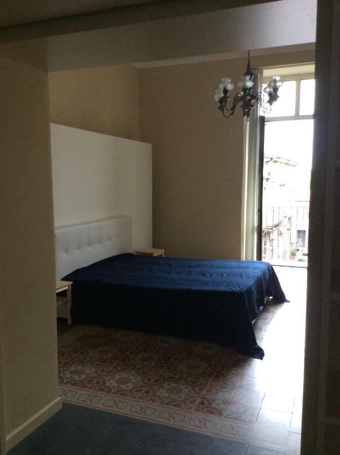 Suite Con Terrazza In Centro Storico Катания Екстериор снимка