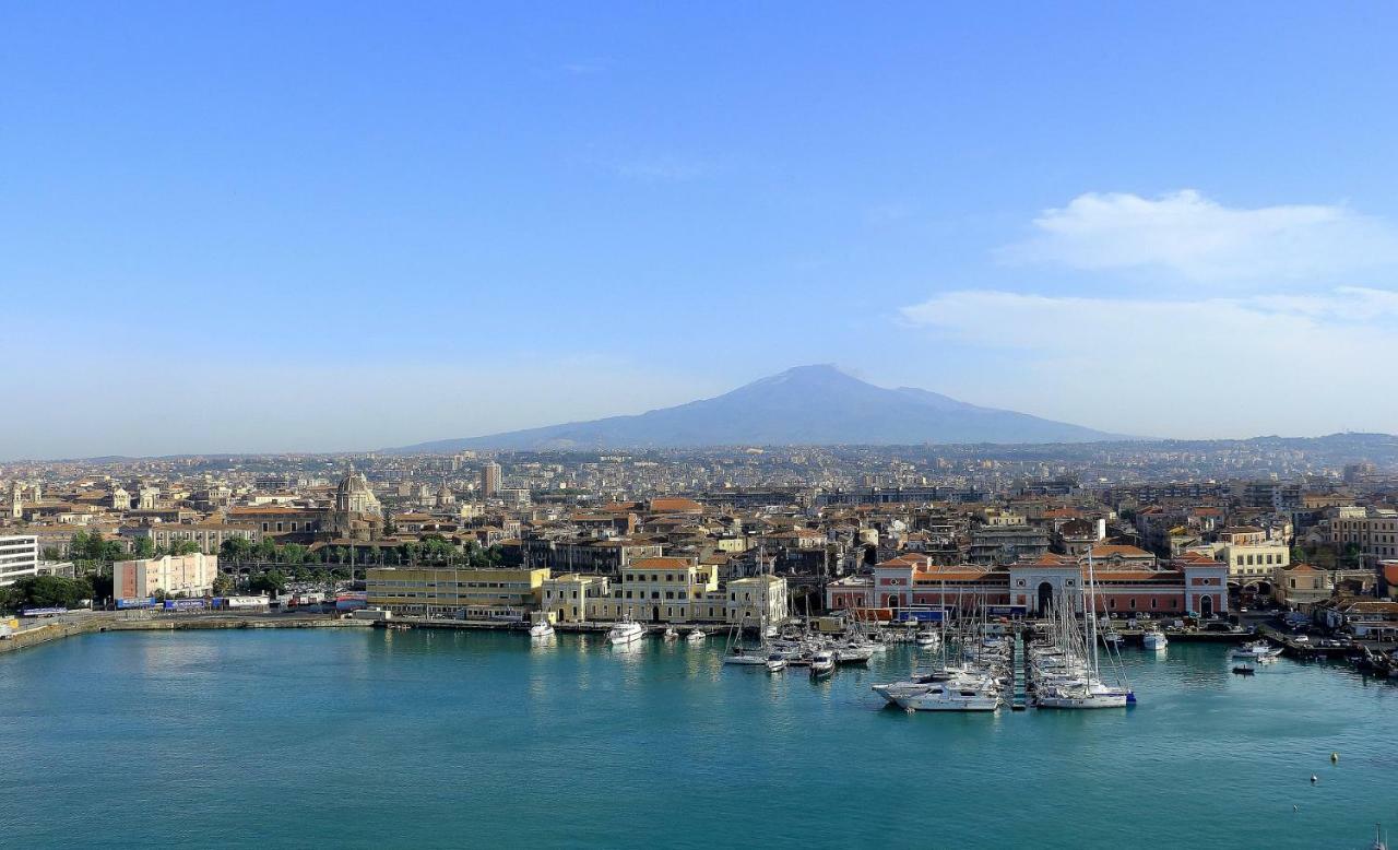 Suite Con Terrazza In Centro Storico Катания Екстериор снимка